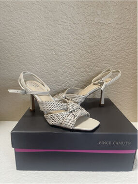 Vince Camuto Cream Polka Dot Bow Heels 7.5 M